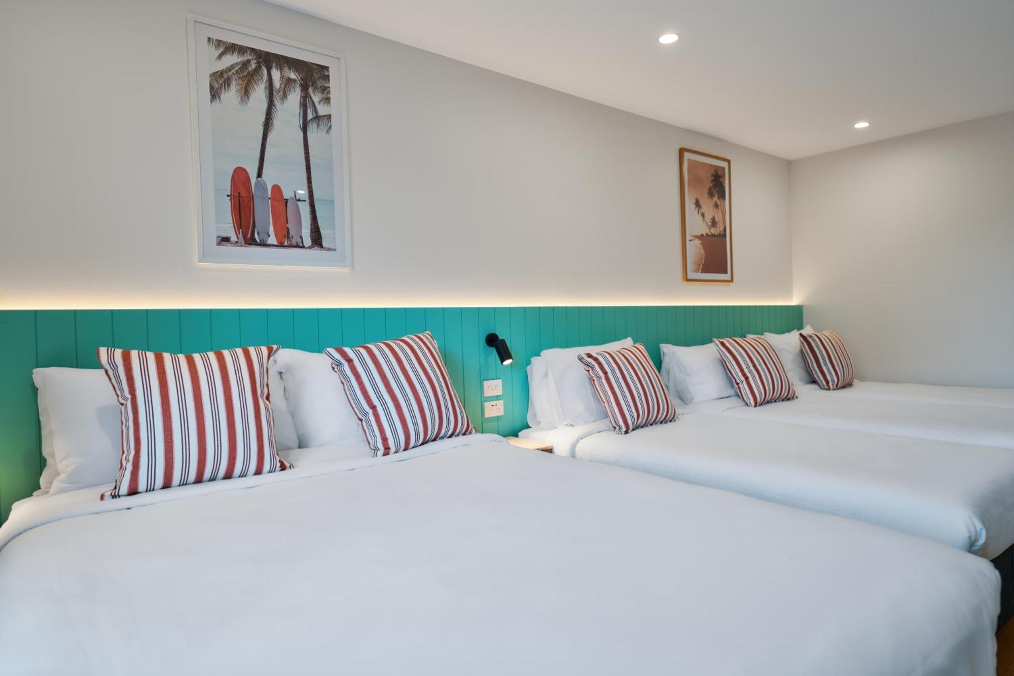 Red Star Palm Beach Gold Coast Exterior photo
