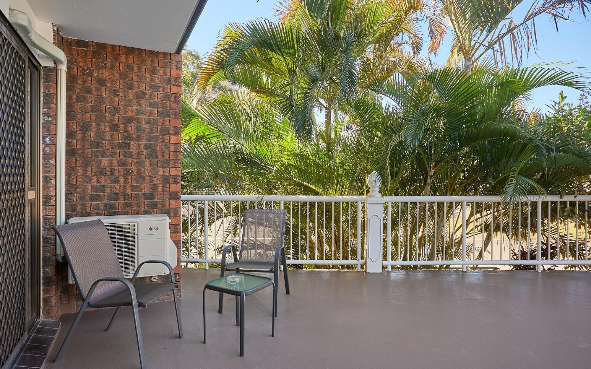 Red Star Palm Beach Gold Coast Exterior photo