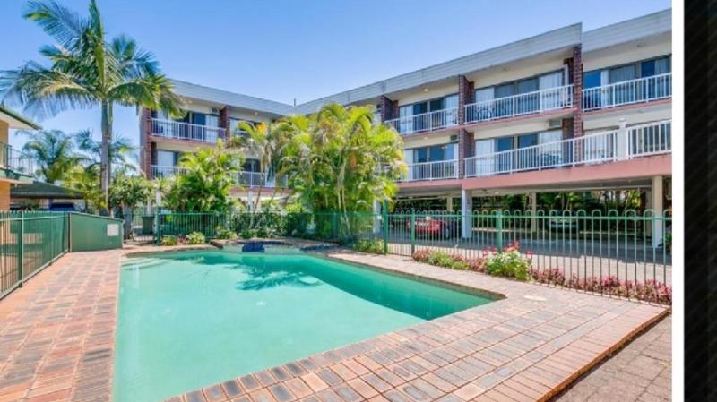 Red Star Palm Beach Gold Coast Exterior photo