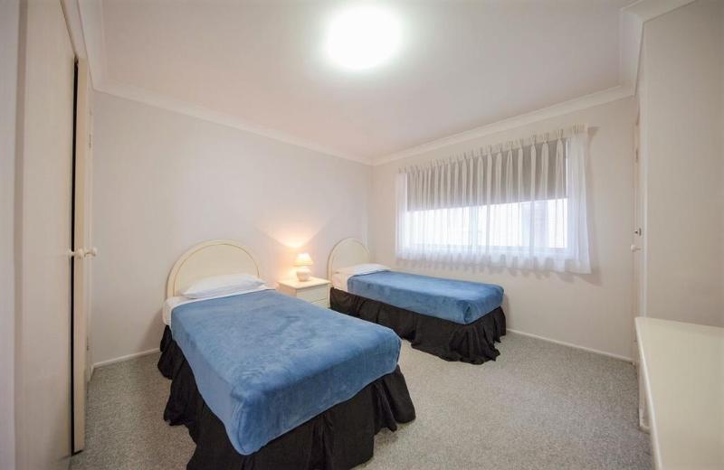 Red Star Palm Beach Gold Coast Exterior photo